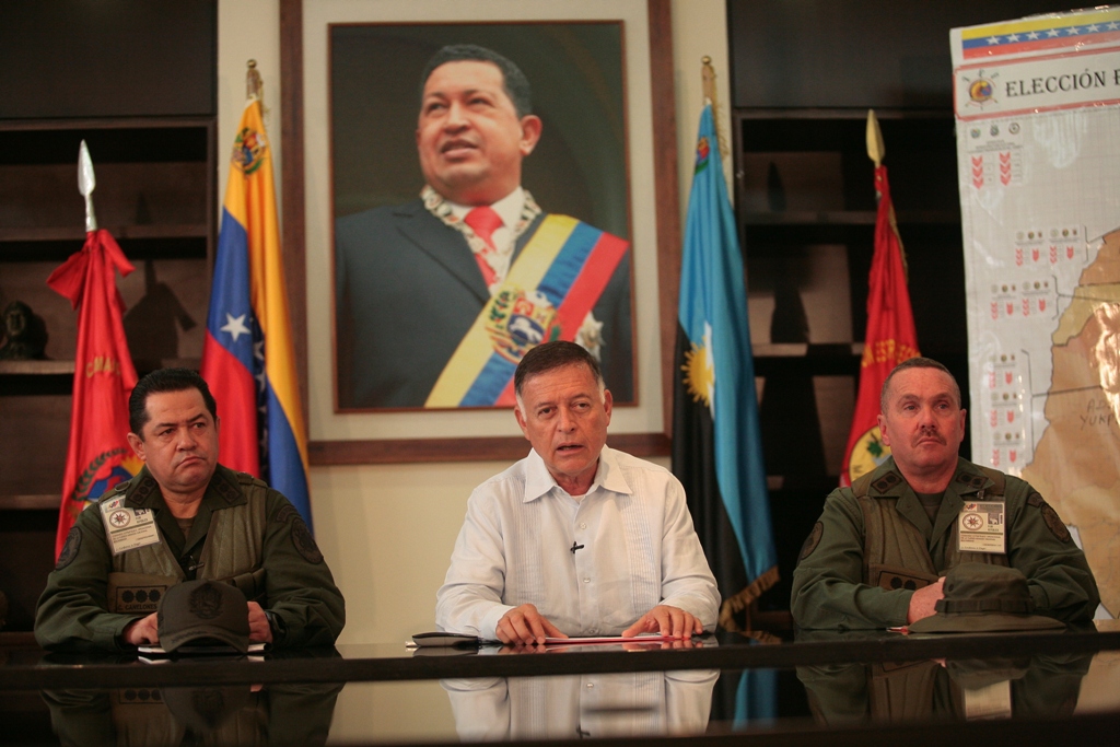 Gobernador Arias Cárdenas invitó a la población a ejercer el derecho al voto (1)