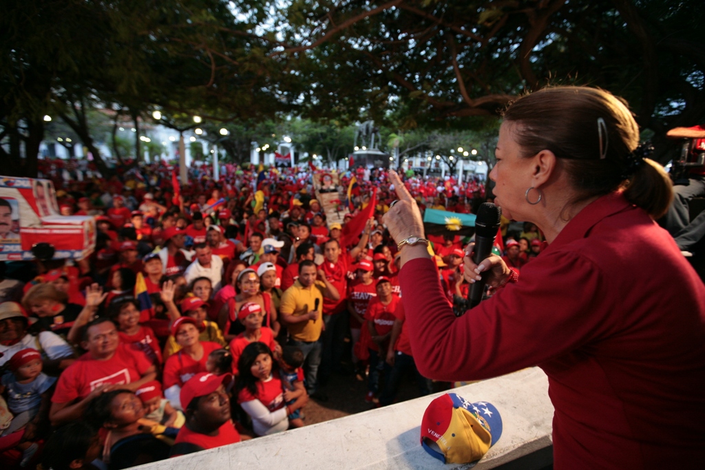 Pueblo Zuliano se concentró en la Plaza Bolívar para festejar el triunfo de Nicolás Maduro Moros (7)