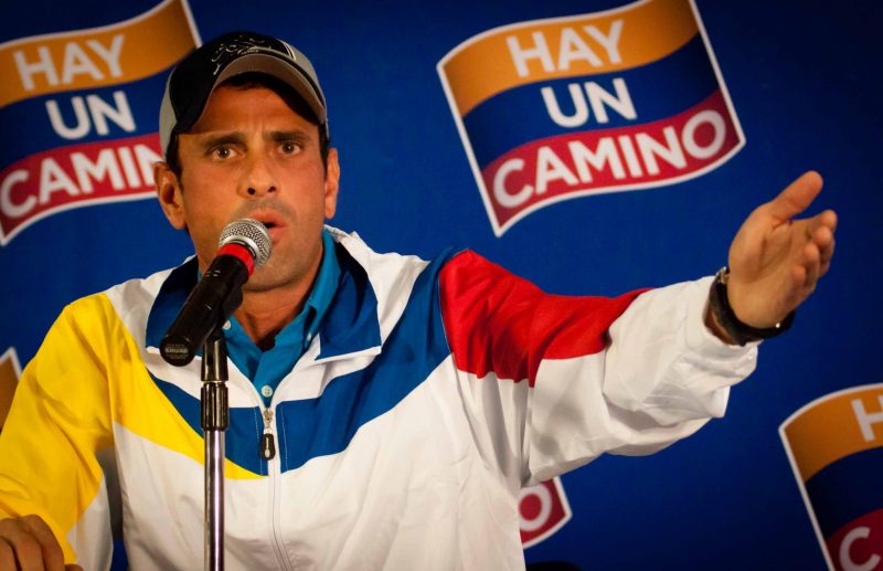 RUEDA-DE-PRENSA-HENRIQUE-CAPRILES-RADONSKI-FOTO-GUILLERMO-SUÁREZ-2