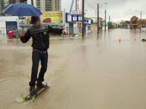 2013-06-21t192108z1226998985gm1e96m08zi01rtrmadp3canada-floods