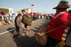 Gobernador Arias Cárdenas entregó 35 viviendas e inició la construcción de 290 hogares en Mara (7)