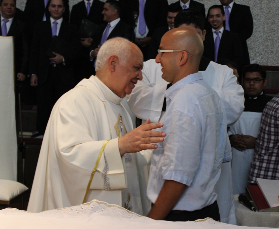 Pérez Pirela presenció la eucaristía por los 50 años de sacerdocio de Gustavo Ocando Yamarte (3)
