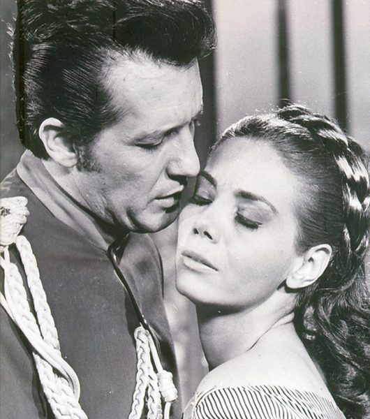 FOTO DE JORGE FELIX CON AMELIA ROMAN