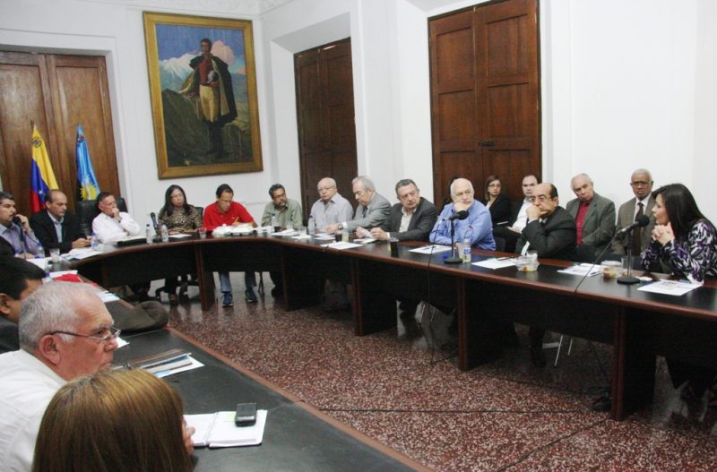 22 02 2014 EM Reunion con rectores y ministro 063