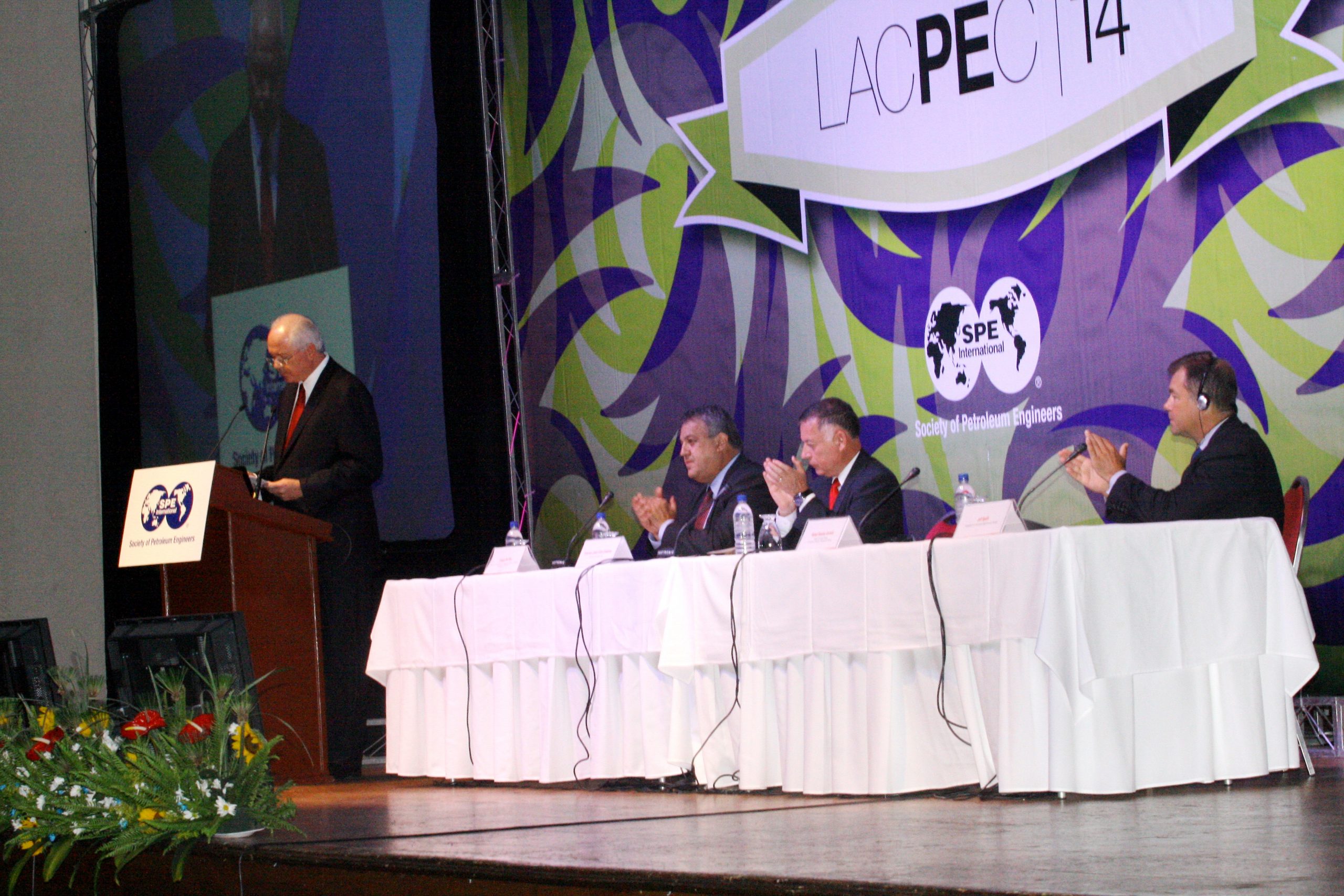 21 05 2014 EM CONFERENCIA LAT Y CARIBEÑA ING PETROLERA 032