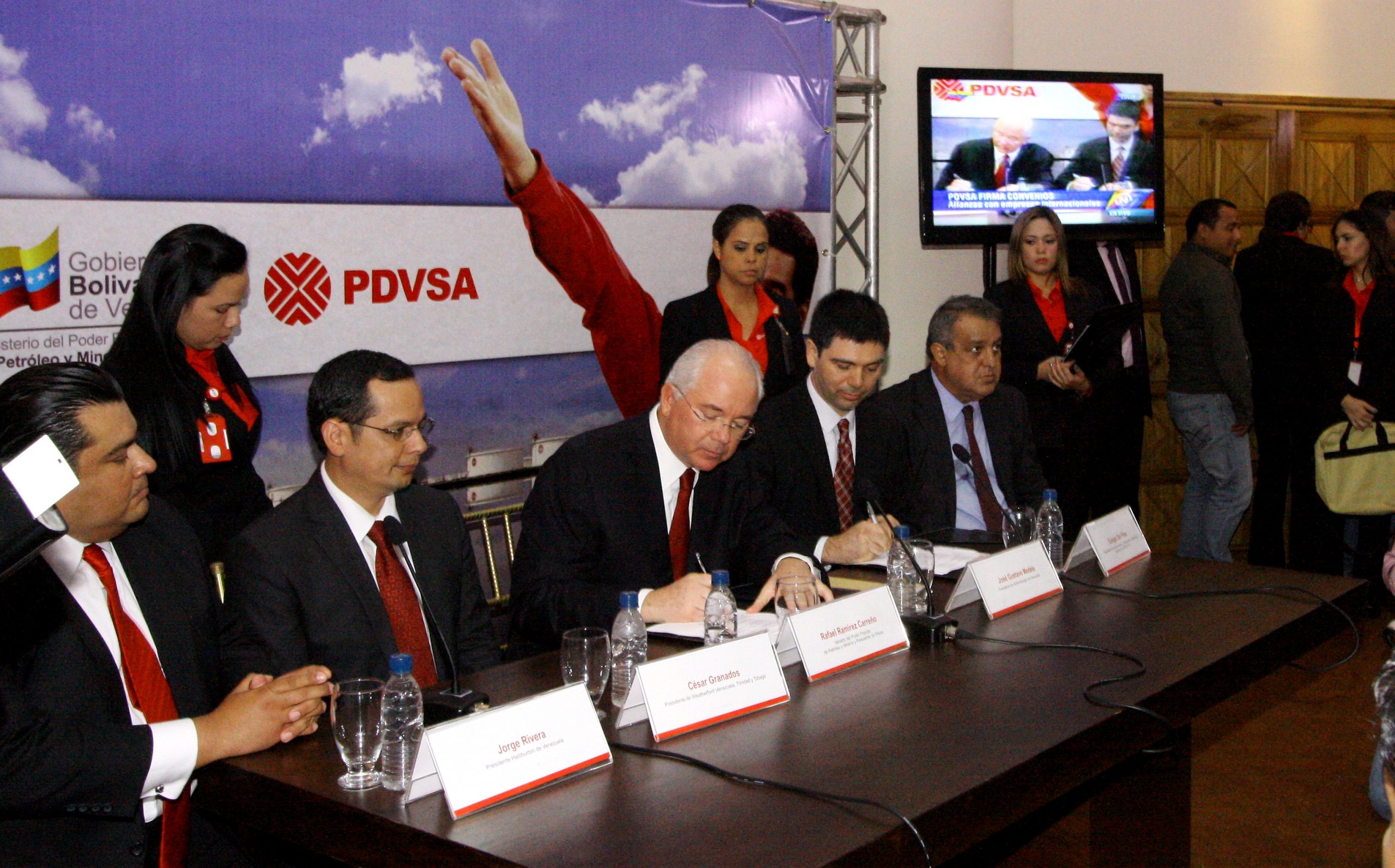 21 05 2014 EM FIRMA DE ACUERDOS PDVSA EMPRESAS PRIVADAS 015