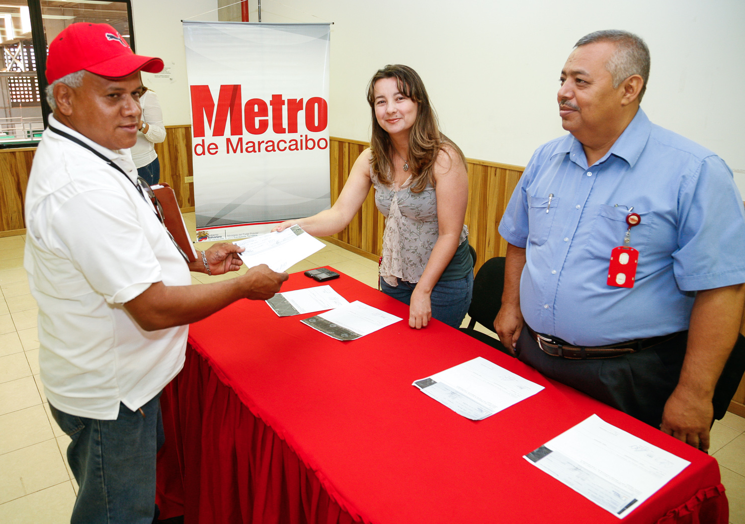 Entrega de ayudas económicas a transportistas