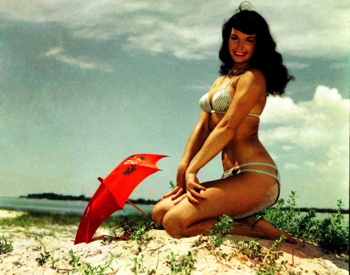bettie-page-reveals