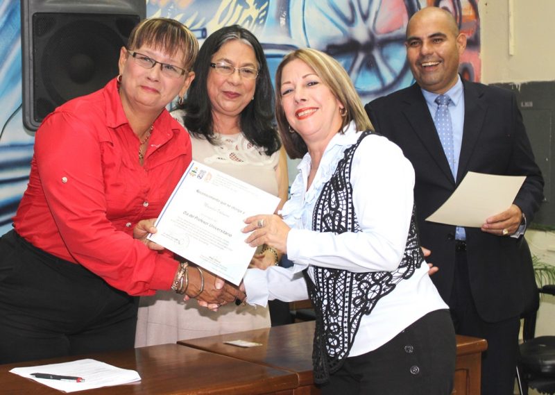 041114EM DÍA DEL PROFESOR UNIVERSITARIO PROFA MARGARITA 242