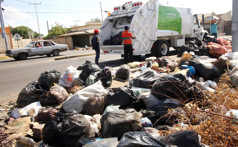 23.12.14 IARA recolección de basura4 (1)