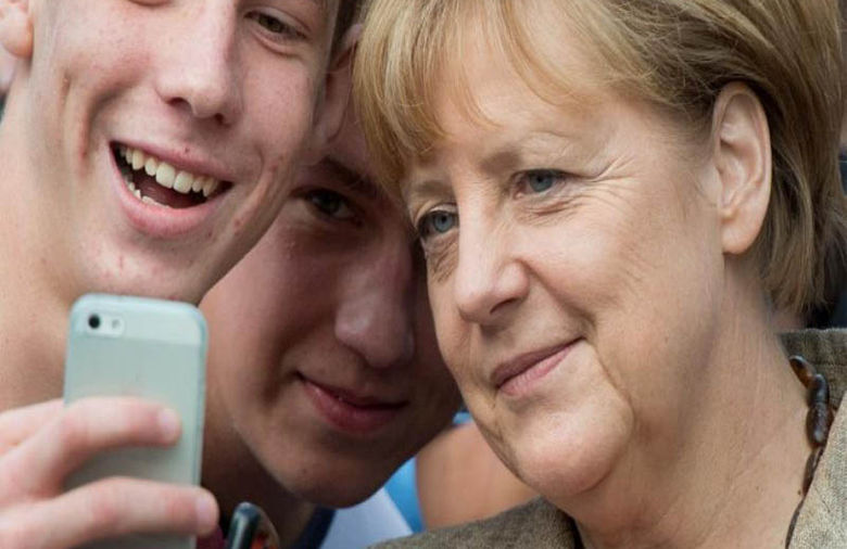 canciller-Alemania-Angela-Merkel-escuela_NACIMA20141205_0172_3