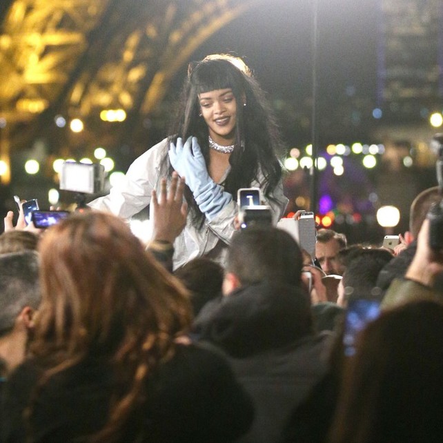 rihanna_en_paris_0