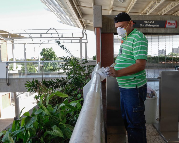 Mantenimiento de la Linea 1 del Metro de Maracaibo (Foto: Kenny Attow)