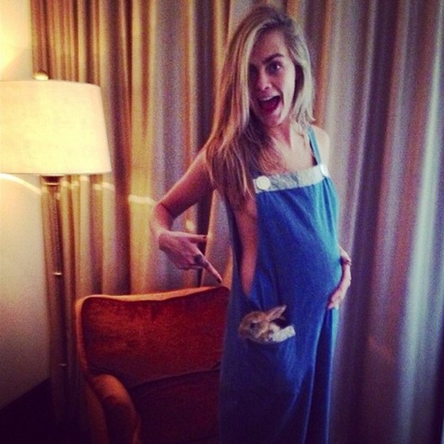 cara_posa_con_actitud_gamberra_para_una_marca_de_ropa