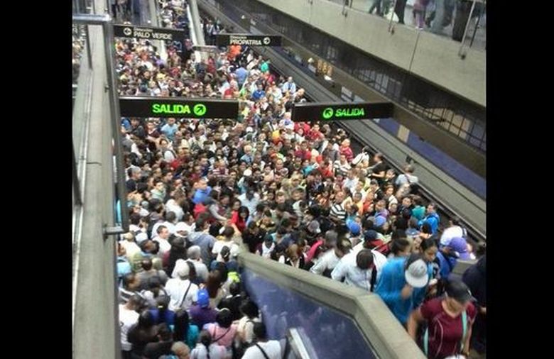 transporte-Caracas-caos-momento-FotoSweetSourCcs_NACIMA20150326_0024_3