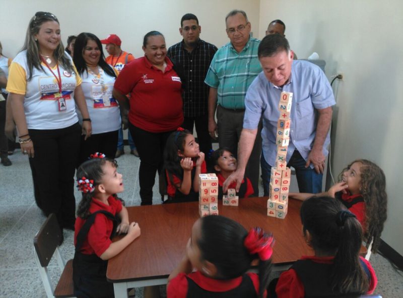 Gobernador Arias Cárdenas al momento de la inauguración