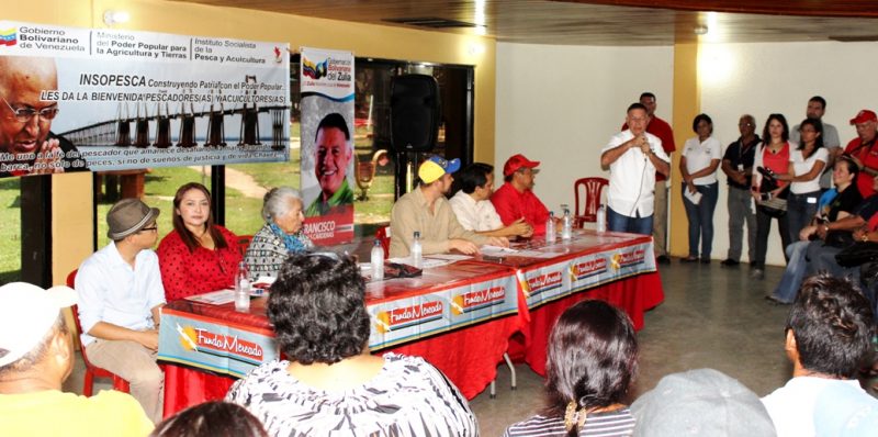 110815EM ENTREGA DE REFRIGERADORAS A PESCADORES 088