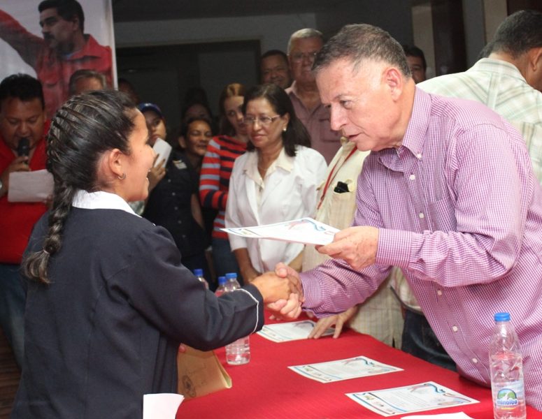 EHEntregadeEquipoeInsumosHospRazetti (11)