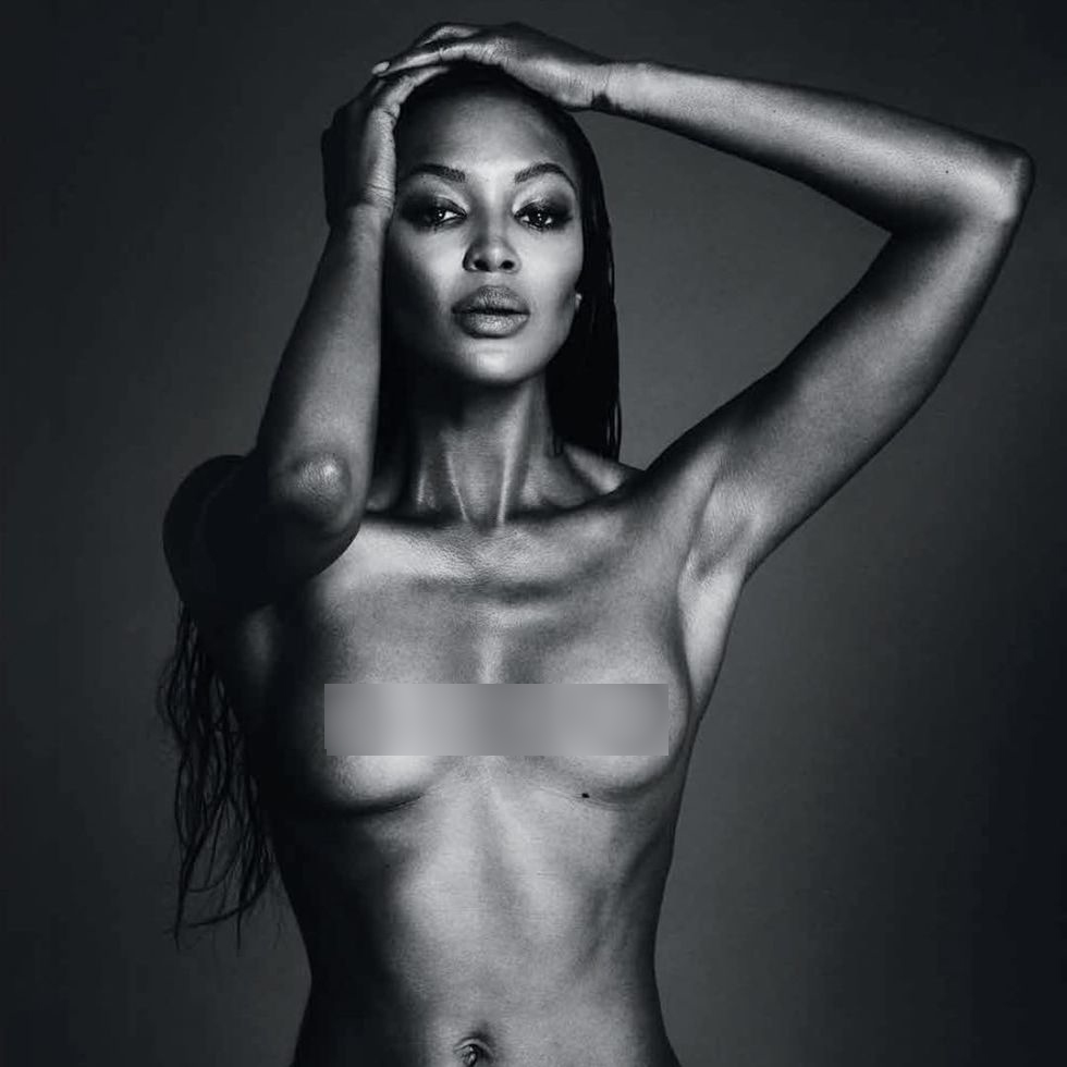 La top model Naomi Campbell posa en topless en Instagram y no la vetaron (F...