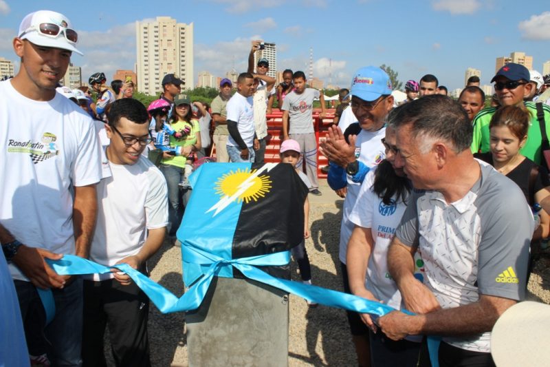 291115 EM inauguración del Patinodromo (380)