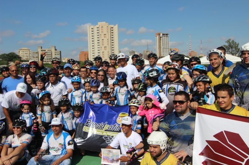 291115 EM inauguración del Patinodromo (381)