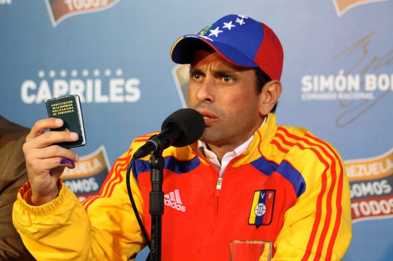 Capriles afirmó que hay muchas opciones constitucionales para el cambio de gobierno. Foto: Archivo