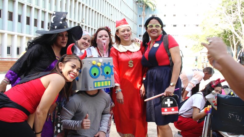 Maestras del Servicio de Aulas Hospitalarias del SAHUM organizadoras de la actividad