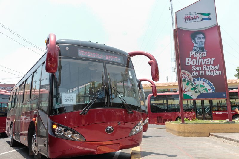 Inauguracion de la Ruta de Buses Trans Guajira en marco de la Mision Transporte en el municipio Mara el 12 de marzo del 2014 (Foto: Kenny Attow)