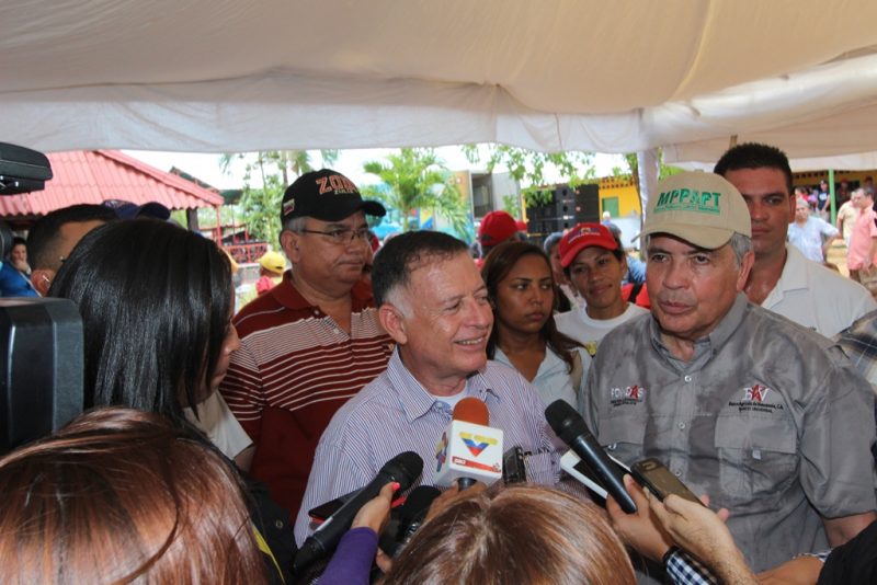 07 05 2016 EM Vacunaciòn de ganado y entrega de creditos (22)