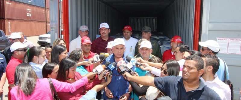 26 07 2016 EM Entrega de contenedores de alimento para camarones (22)