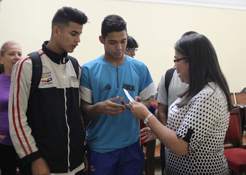 EHEntregadeAyudas (11)