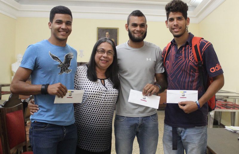 EHEntregadeAyudas (5)