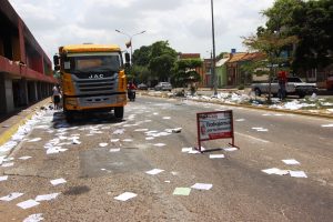27 05 2017 EM Operativo de limpieza Av (23)