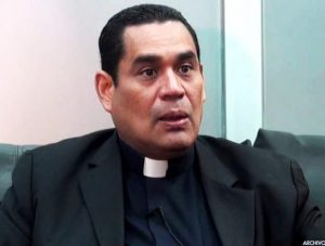 Padre-Carlos-Alberto-Boully1