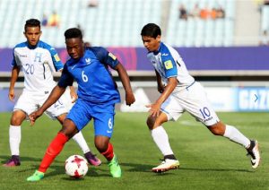 dt.common.streams.StreamServer