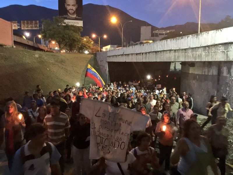 marcha_noche_2.jpg_1902800914