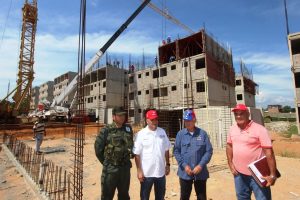 26 07 2017 EM Visita a las viviendas en construcción en San Fco (28)