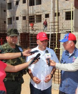 26 07 2017 EM Visita a las viviendas en construcción en San Fco (32)