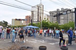 TRANCAZO-EN-EL-ZULIA-26.06-2-Copiar