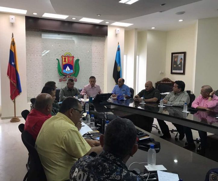 arias_reverolx.jpg_1383377350