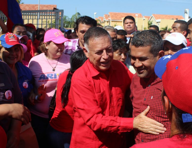 140817EHInscripciondelGobernadoralsReeleccionenelCNE(1) (2)