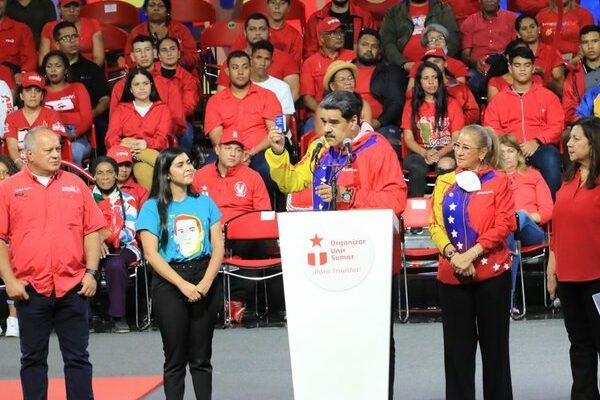 PSUV obtuvo 285 alcaldías y la oposición se quedó con 50