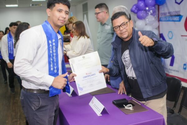 Egresan 389 estudiantes del programa nacional bachillerato productivo