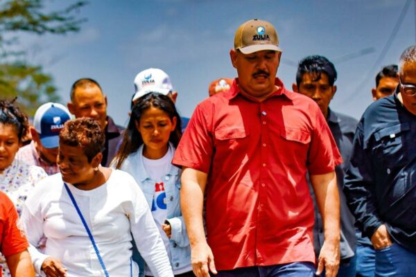 Plan estadal de vialidad se extiende al tramo distribuidor La Chinita-Aeropuerto con 10 mil toneladas de asfalto