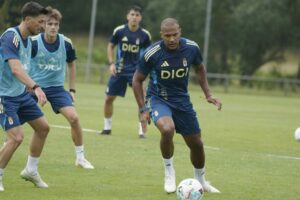 Salomón Rondón titular en el debut del Real Oviedo en LaLiga