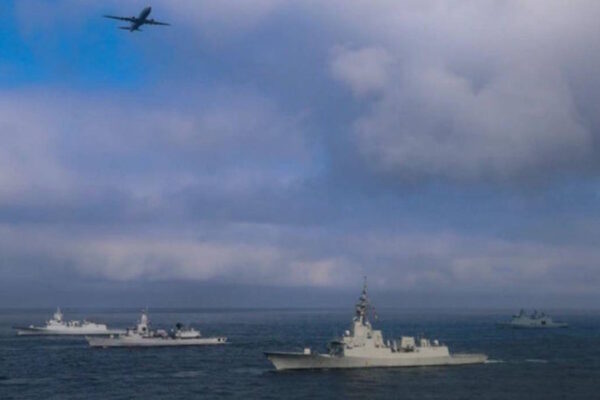 Estados Unidos y Colombia Abordan la Tensión Militar en el Caribe