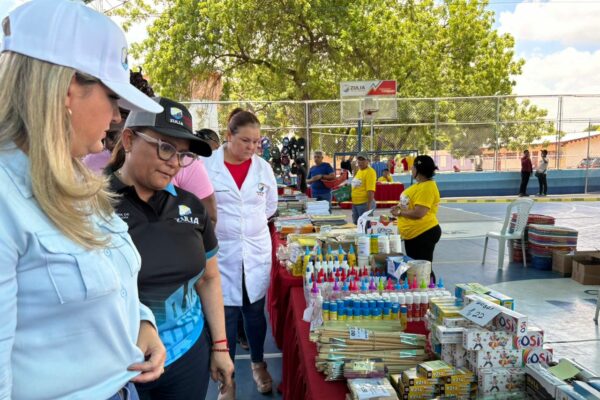 Feria sscolar Zulia 2025 “regreso a clases” inicia su despliegue para el retorno a la escuela