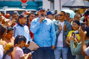 Gobernador Caldera activa tres frentes de asfaltado con 15 mil 670 toneladas en San Francisco y Maracaibo