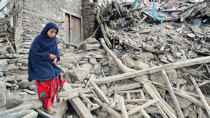 Terremoto de magnitud 6,3 sacude el norte de Afganistán y deja decenas de muertos