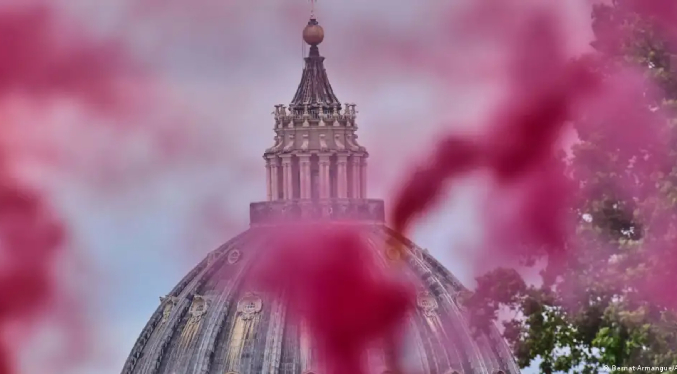 Vaticano: Comisión vota en contra de Diaconisas